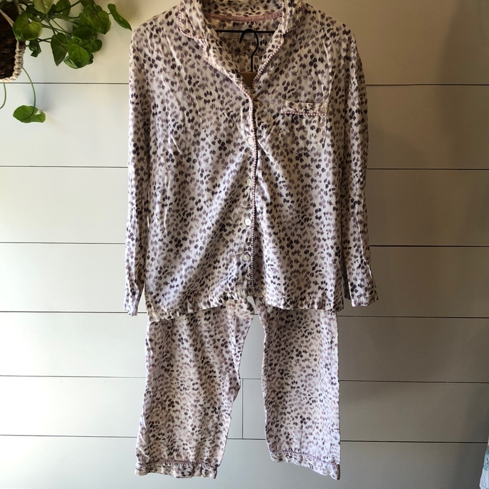 Victoria Secret Grey and Pink Cheetah Print Pajama Set pants and shorts
